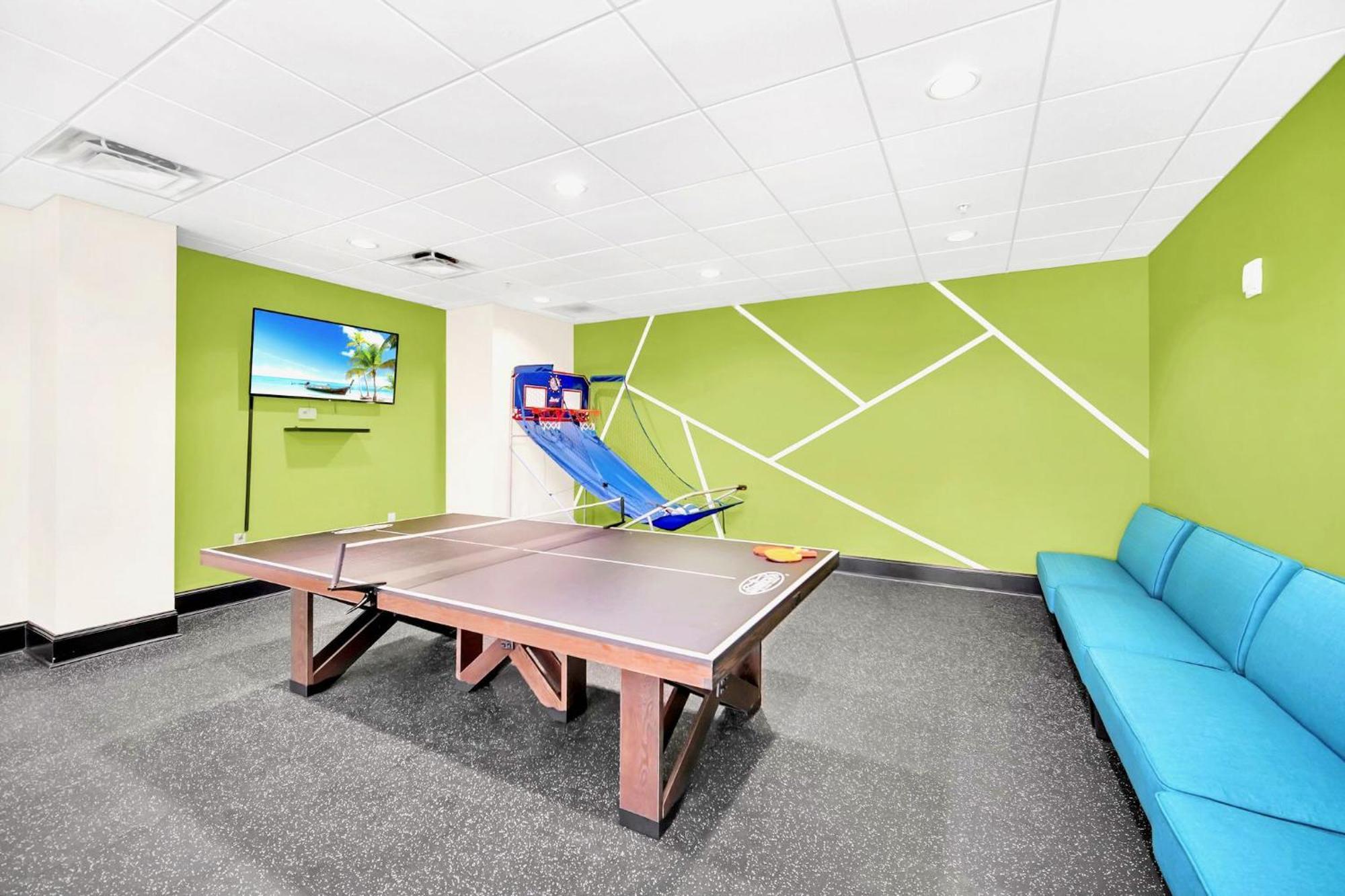 Bright Condo - 2Br With Pool & Hot Tub, Near Disney! Orlando Kültér fotó