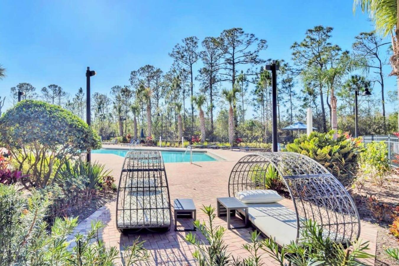 Bright Condo - 2Br With Pool & Hot Tub, Near Disney! Orlando Kültér fotó